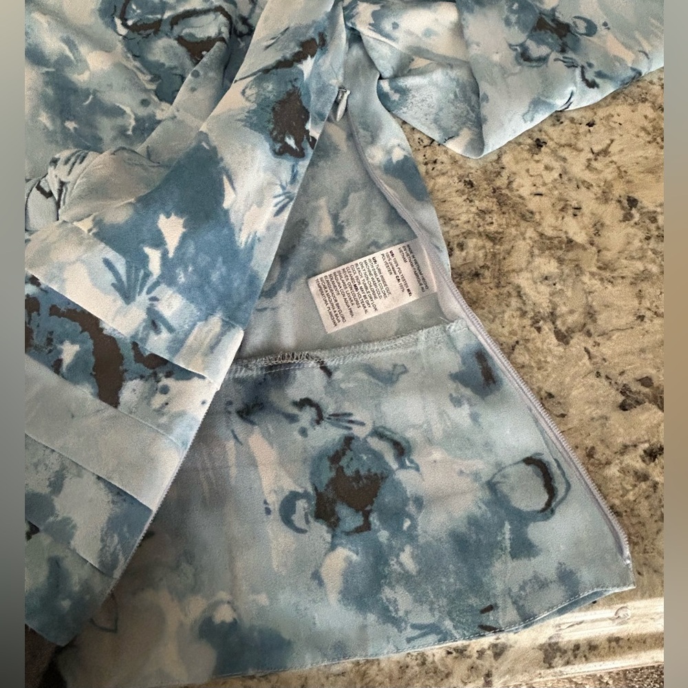 NWT White House Black Market Breathless Glass V Neck Ruffles Blouse Size 14 - Picture 10 of 13